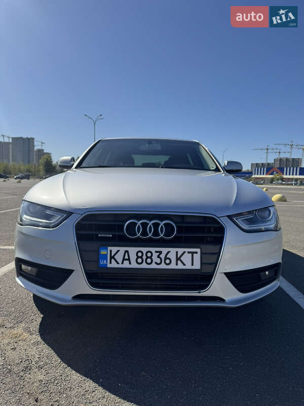 Седан Audi A4 2012 в Києві