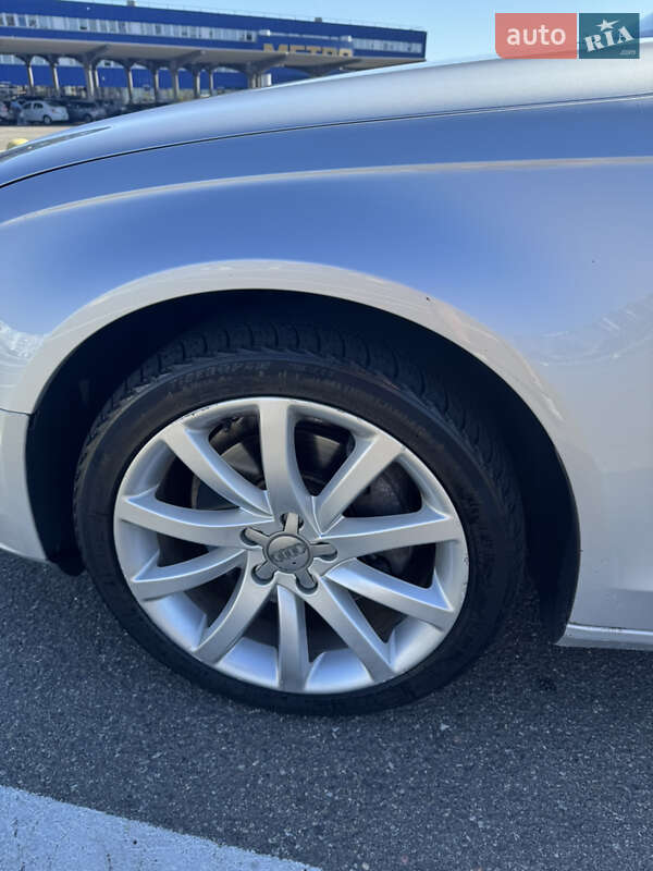 Седан Audi A4 2012 в Києві