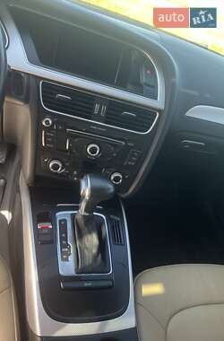 Седан Audi A4 2015 в 