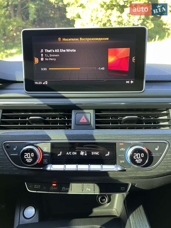 Седан Audi A4 2016 в Киеве