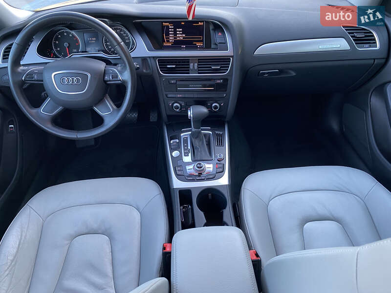Седан Audi A4 2014 в Луцке
