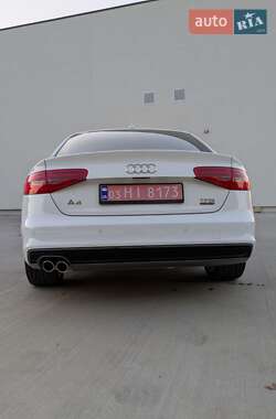 Седан Audi A4 2015 в 
