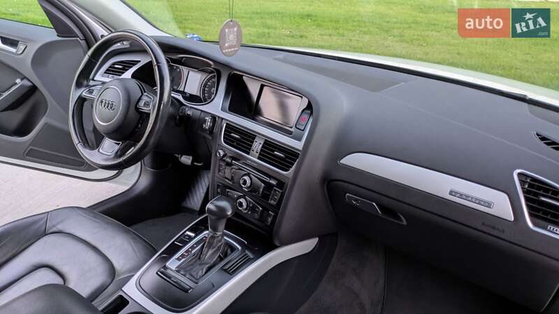 Седан Audi A4 2015 в Луцке