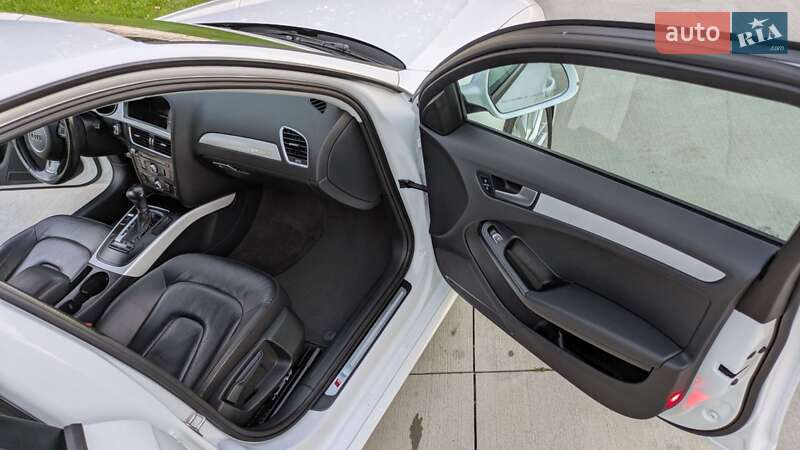 Седан Audi A4 2015 в Луцке