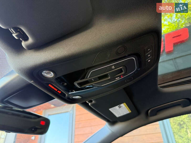 Седан Audi A4 2017 в Стрию