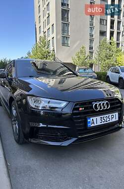 Седан Audi A4 2018 в 