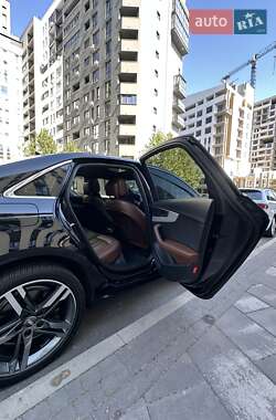 Седан Audi A4 2018 в 