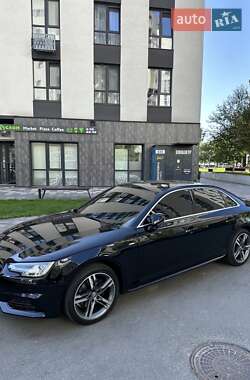 Седан Audi A4 2018 в 