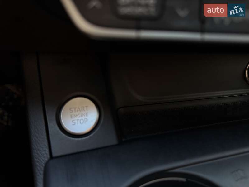 Седан Audi A4 2017 в Львове
