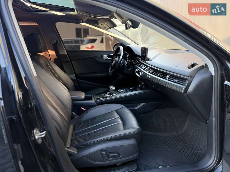 Седан Audi A4 2017 в Львове