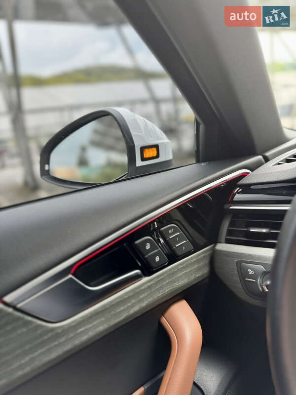 Седан Audi A4 2020 в Львове