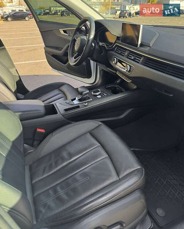 Седан Audi A4 2018 в Киеве
