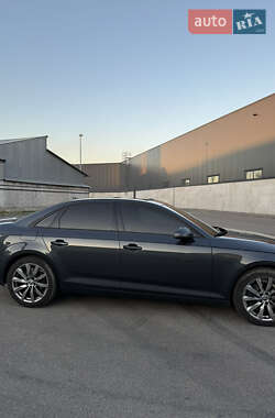 Седан Audi A4 2017 в 