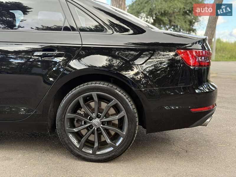 Седан Audi A4 2017 в Виннице