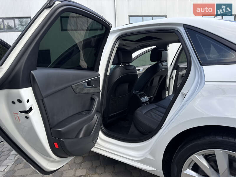 Седан Audi A4 2018 в Ивано-Франковске