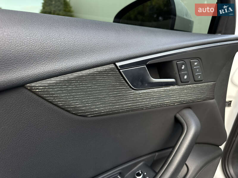 Седан Audi A4 2018 в Ивано-Франковске