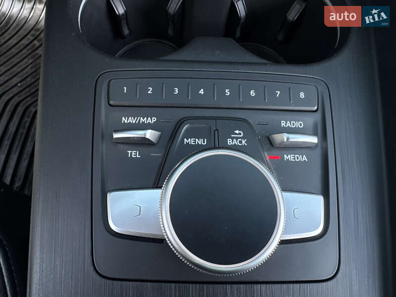 Седан Audi A4 2018 в Ивано-Франковске