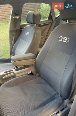 Седан Audi A4 2001 в 