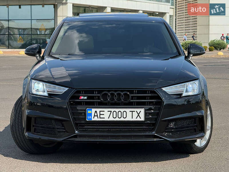 Седан Audi A4 2018 в Кривом Роге