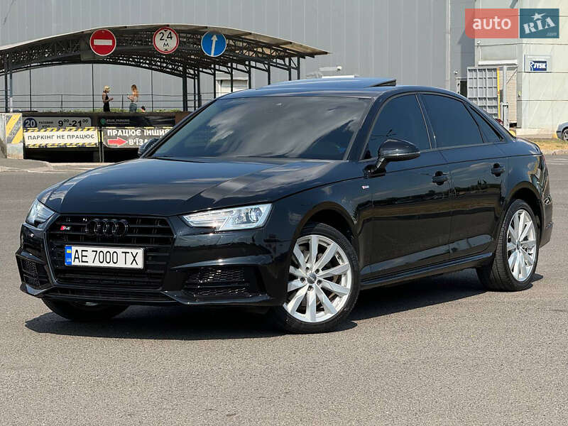 Седан Audi A4 2018 в Кривом Роге