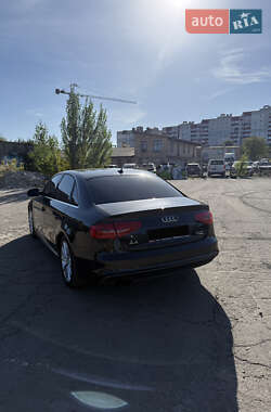 Седан Audi A4 2014 в 