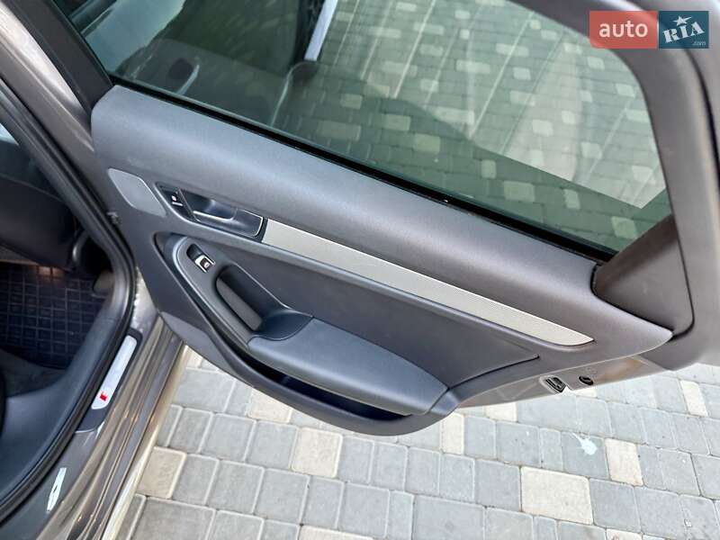 Седан Audi A4 2014 в Одессе