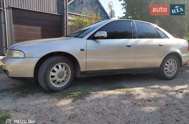 Седан Audi A4 2000 в Херсоне