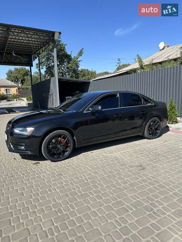 Седан Audi A4 2013 в Кропивницькому