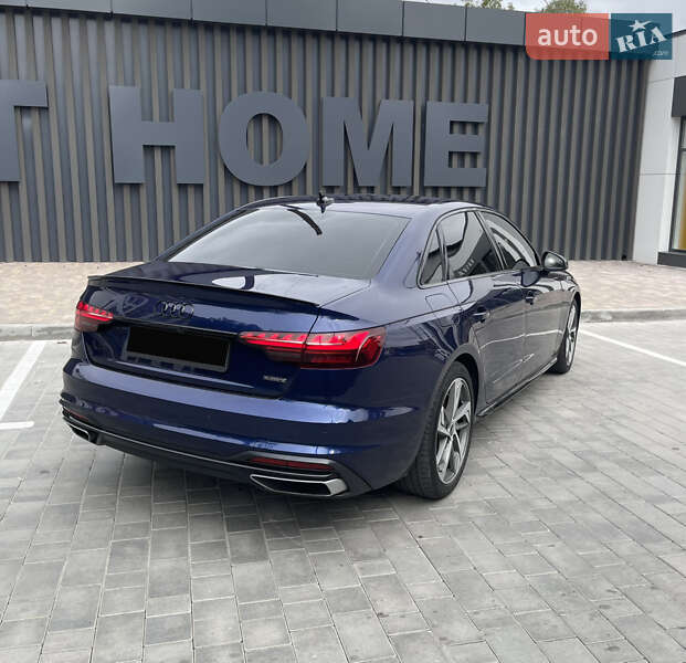 Седан Audi A4 2022 в Виннице