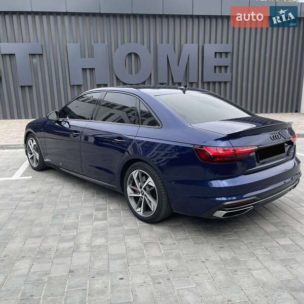 Седан Audi A4 2022 в Виннице
