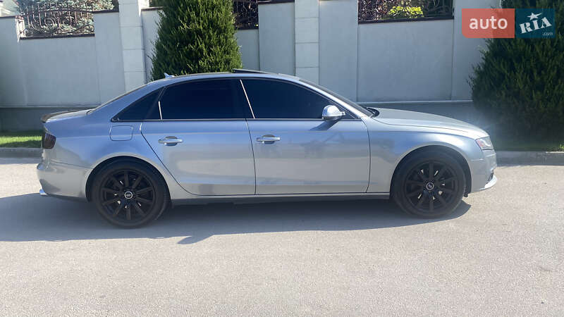 Седан Audi A4 2011 в Новомосковске