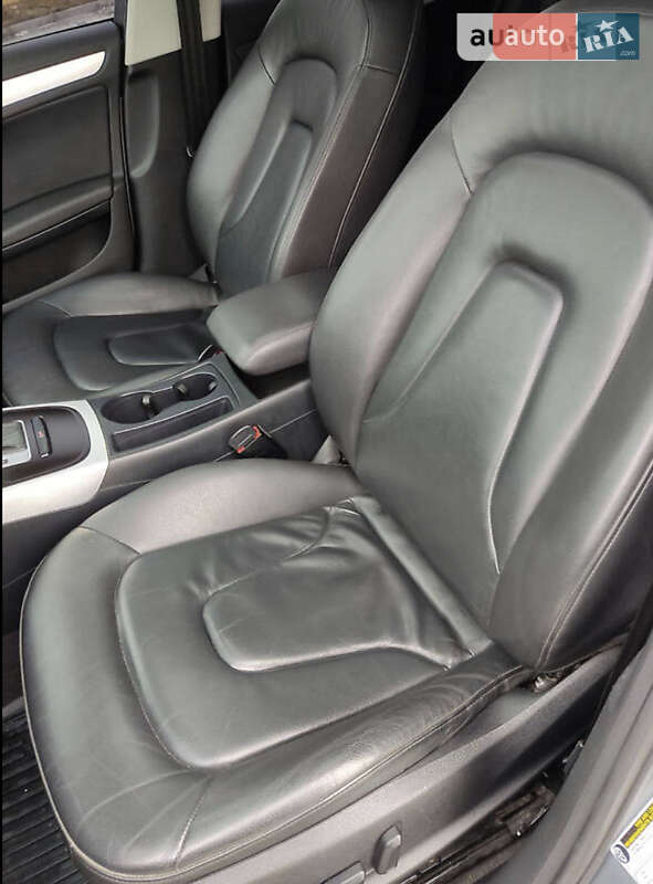 Седан Audi A4 2011 в Новомосковске