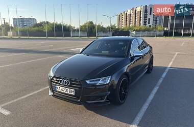 Седан Audi A4 2017 в 