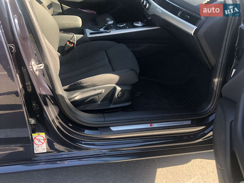 Универсал Audi A4 2018 в Чернигове