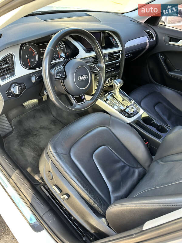 Седан Audi A4 2015 в Славянске