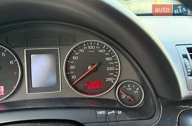 Седан Audi A4 2001 в 