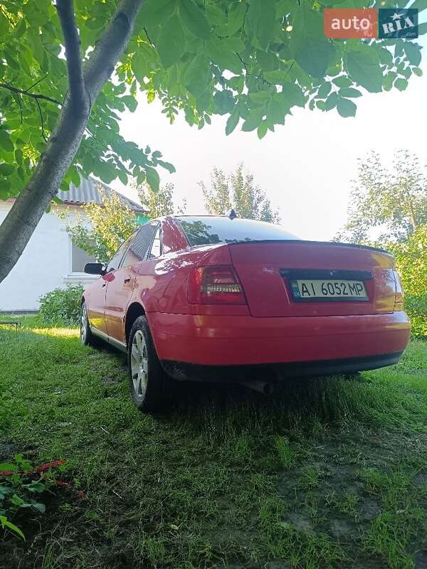 Седан Audi A4 1999 в Згуровке