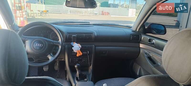 Седан Audi A4 1999 в Згуровке