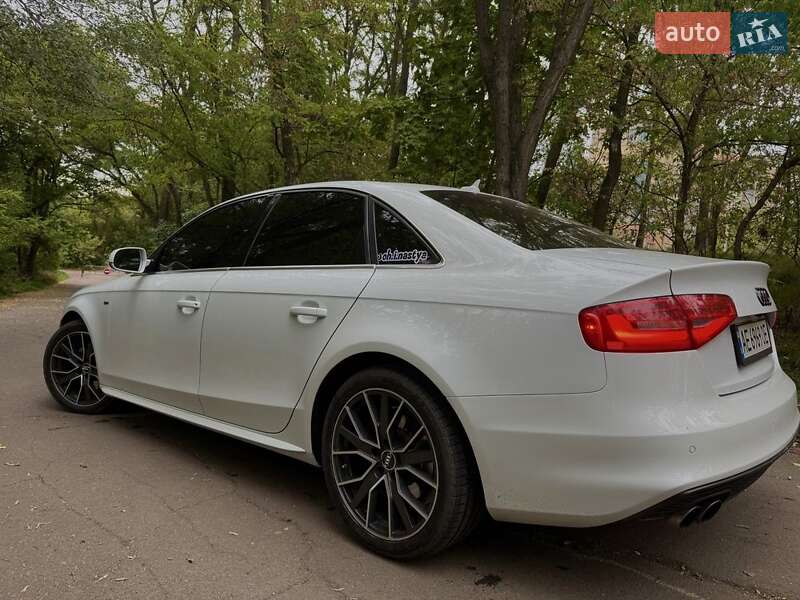 Седан Audi A4 2015 в Кривому Розі