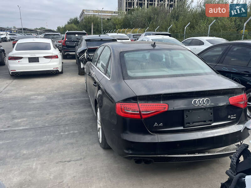 Седан Audi A4 2014 в Львове