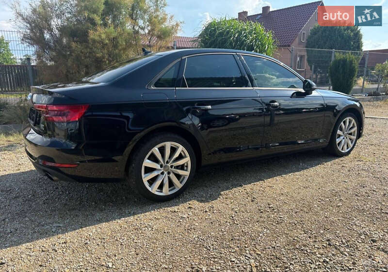 Седан Audi A4 2018 в Одессе