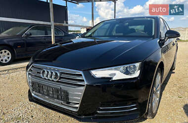 Седан Audi A4 2018 в 