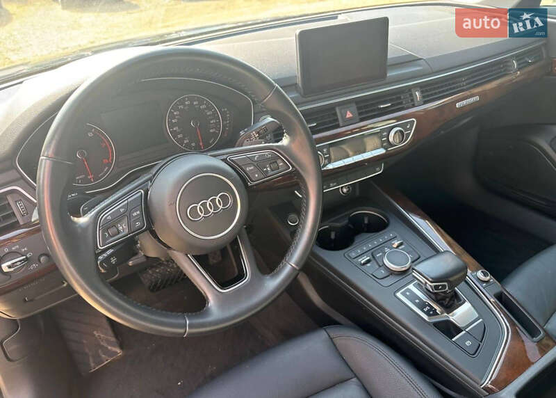 Седан Audi A4 2018 в Одессе