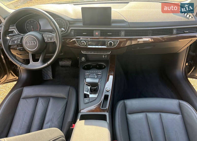 Седан Audi A4 2018 в Одессе