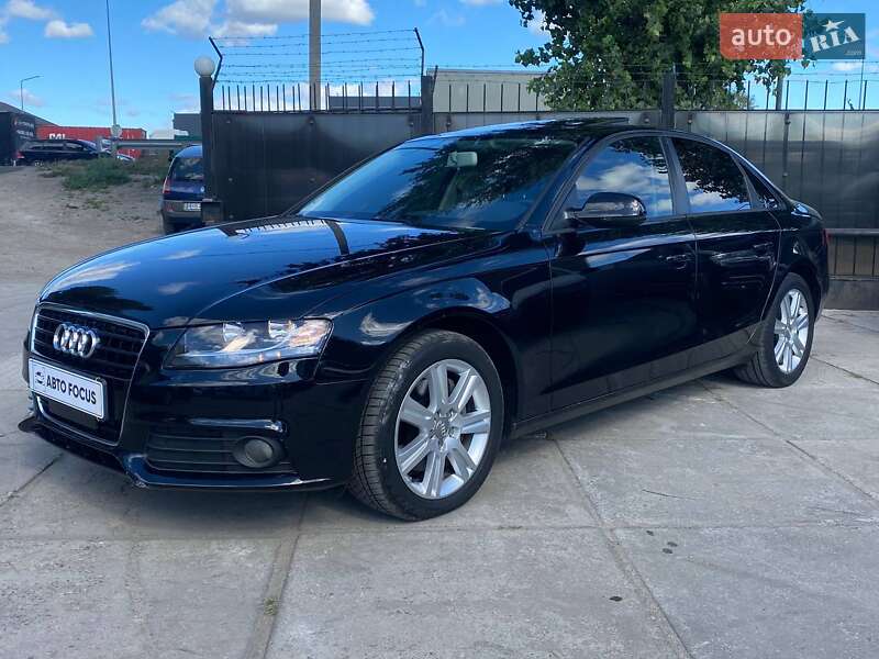 Седан Audi A4 2011 в Києві