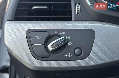 Седан Audi A4 2018 в 