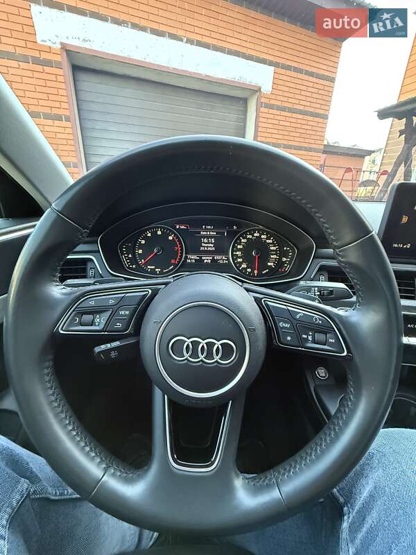 Седан Audi A4 2018 в Тернополе