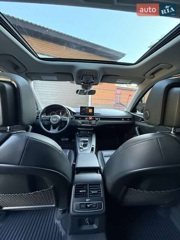 Седан Audi A4 2018 в Тернополе