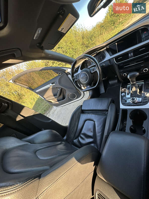 Седан Audi A4 2015 в Ровно
