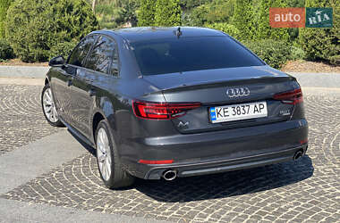Седан Audi A4 2018 в 